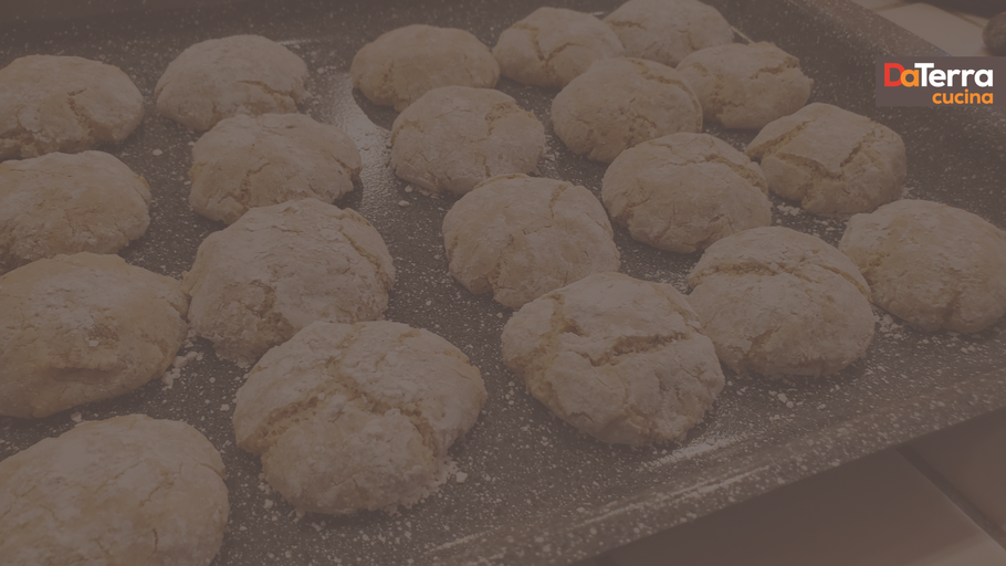 Ricciarelli Almond Cookies – Easy, Crinkly & Chewy | DaTerra Cucina