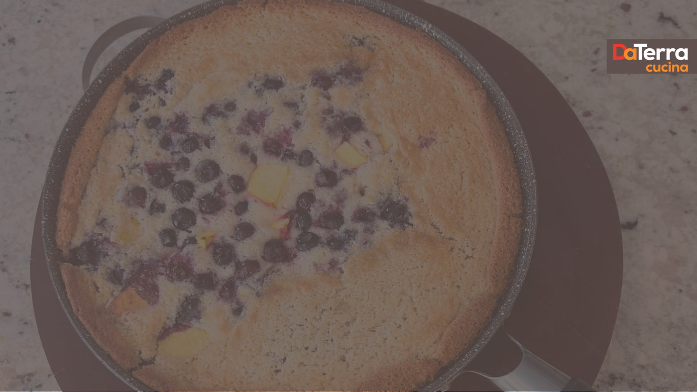 Skillet Cobbler with Blueberries and Nectarines | DaTerra Cucina