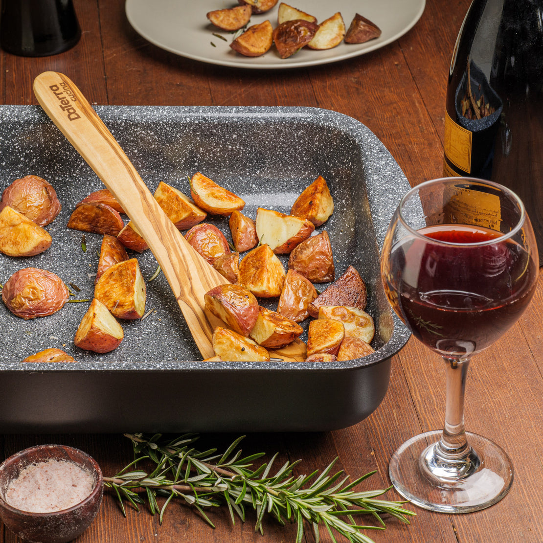 Ceramic Roasting pan potatoes and wine