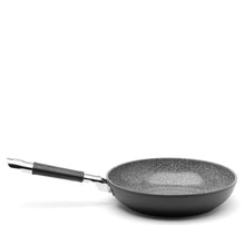 Professional Fry Pan - 9 1/2″ - [Unboxed]